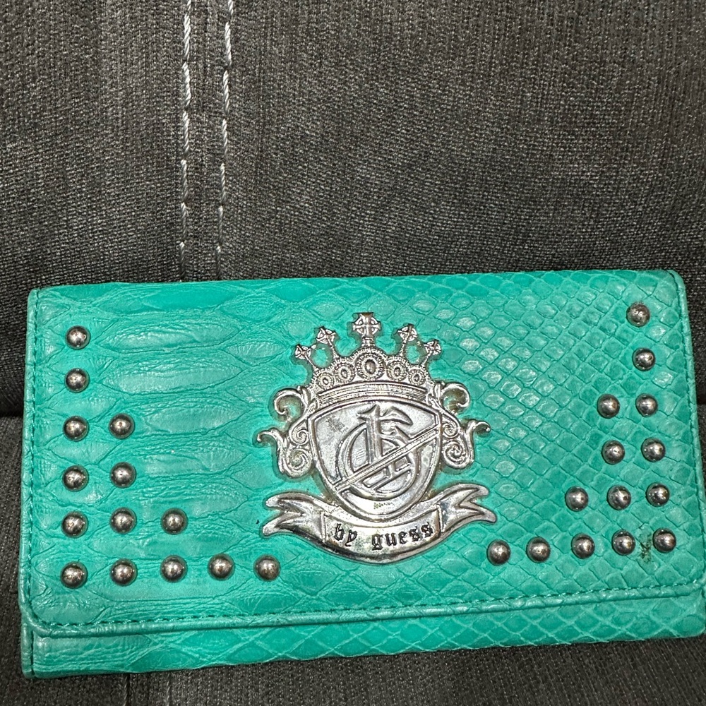 Beautiful Guess green and silver wallet, great condition